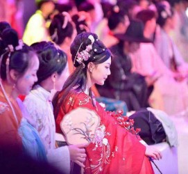 广元汉服模特兼职(想做汉服模特去哪里找)