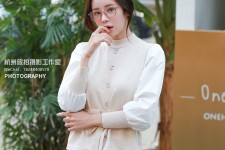 广元兼职模特被摄影师亲(兼职模特被摄影师亲了)