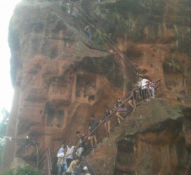广元乐山旅游攻略(乐山旅游攻略自由行路线推荐)