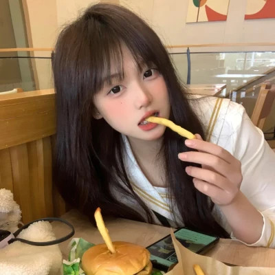 广元伴游女生李欣怡的资料