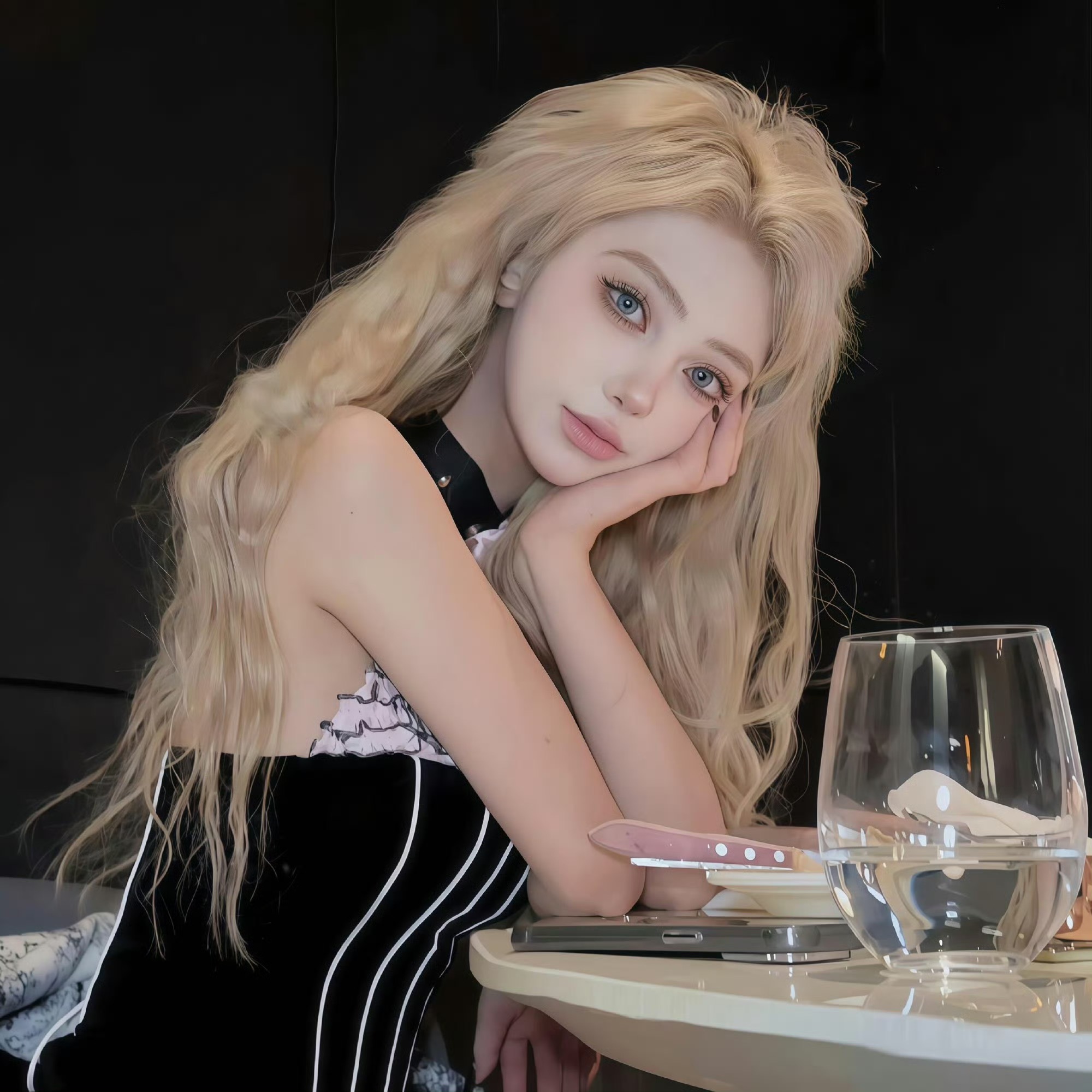 广元伴游女生晨露的资料